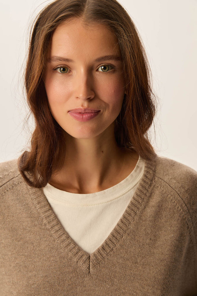 Maglione Des Petits Hauts la V tortora