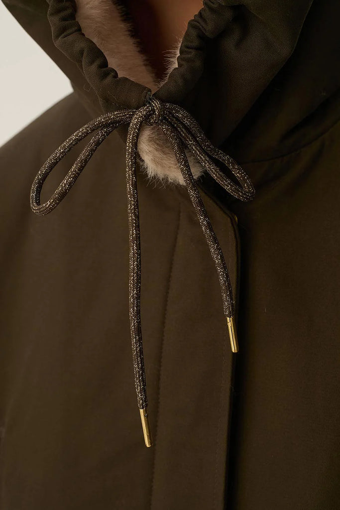 Parka Des Petits Hauts verde army interno pelliccia ecrù