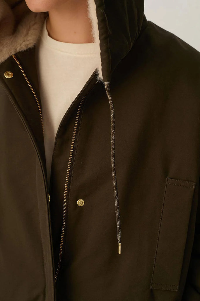 Parka Des Petits Hauts verde army interno pelliccia ecrù