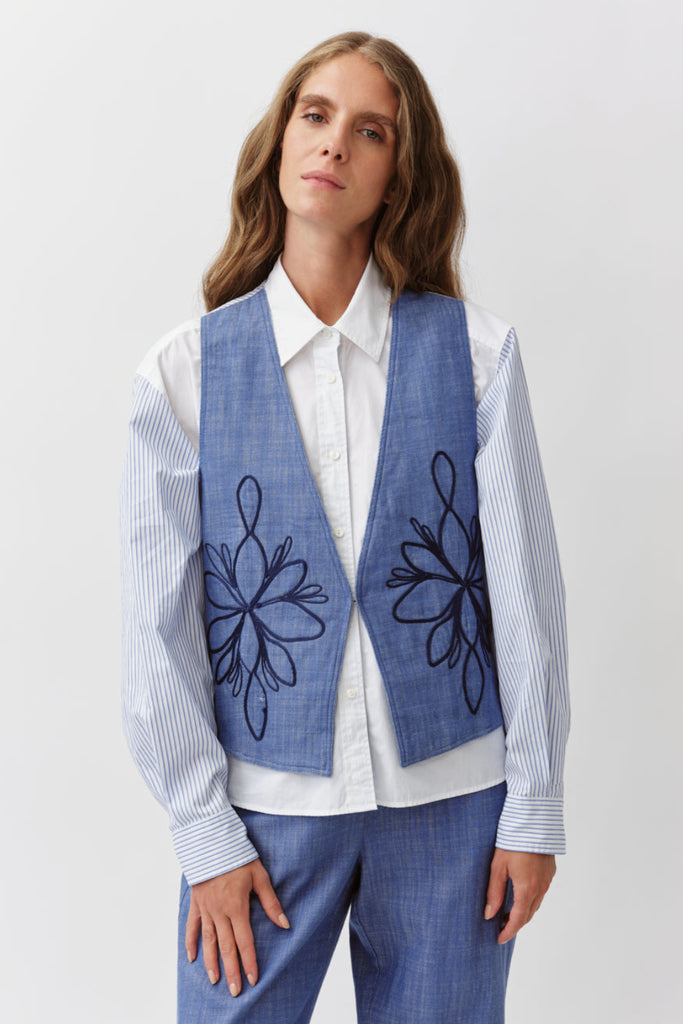 Gilet Diega azzurro melange con ricami