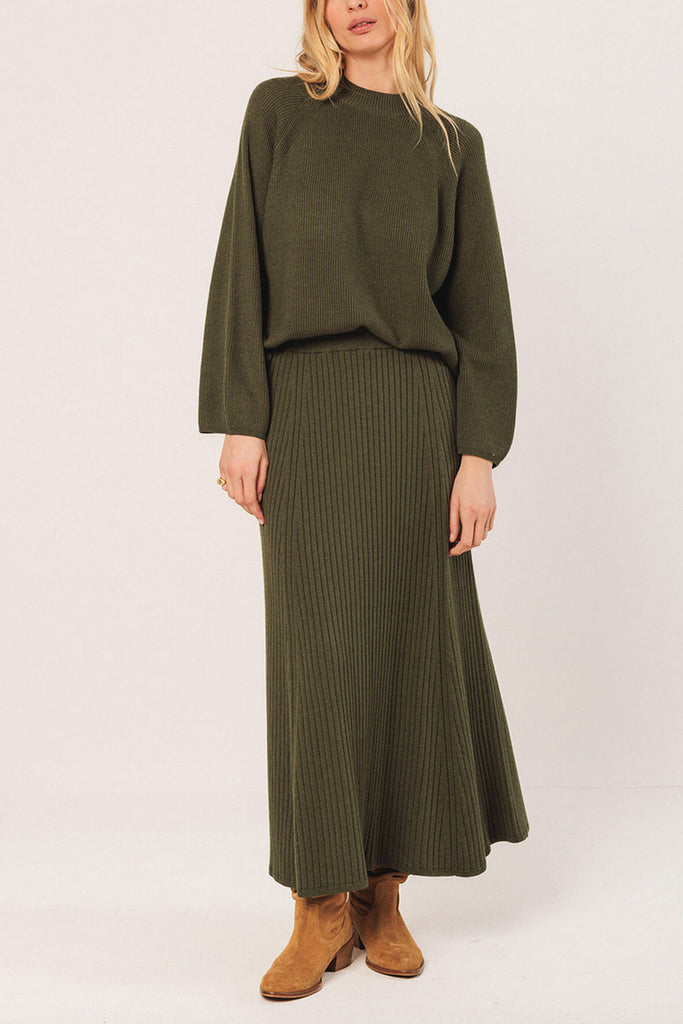 Gonna Indi and Cold in maglia verde