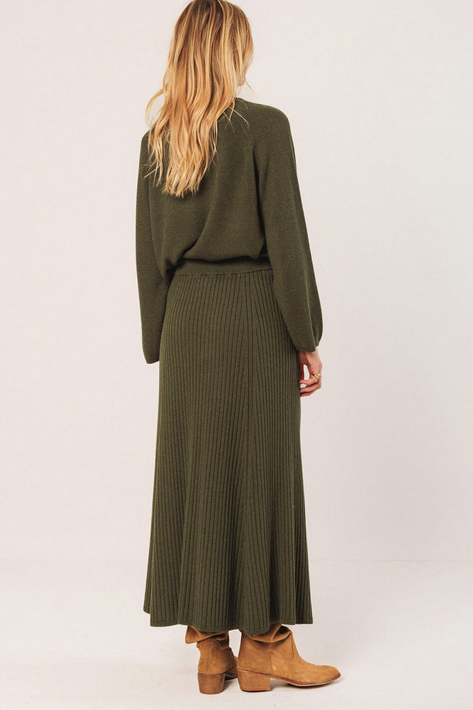 Gonna Indi and Cold in maglia verde