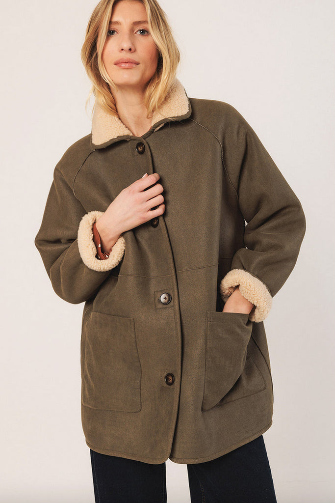 Eco Montone Indi and Cold erde oliva double face teddy panna