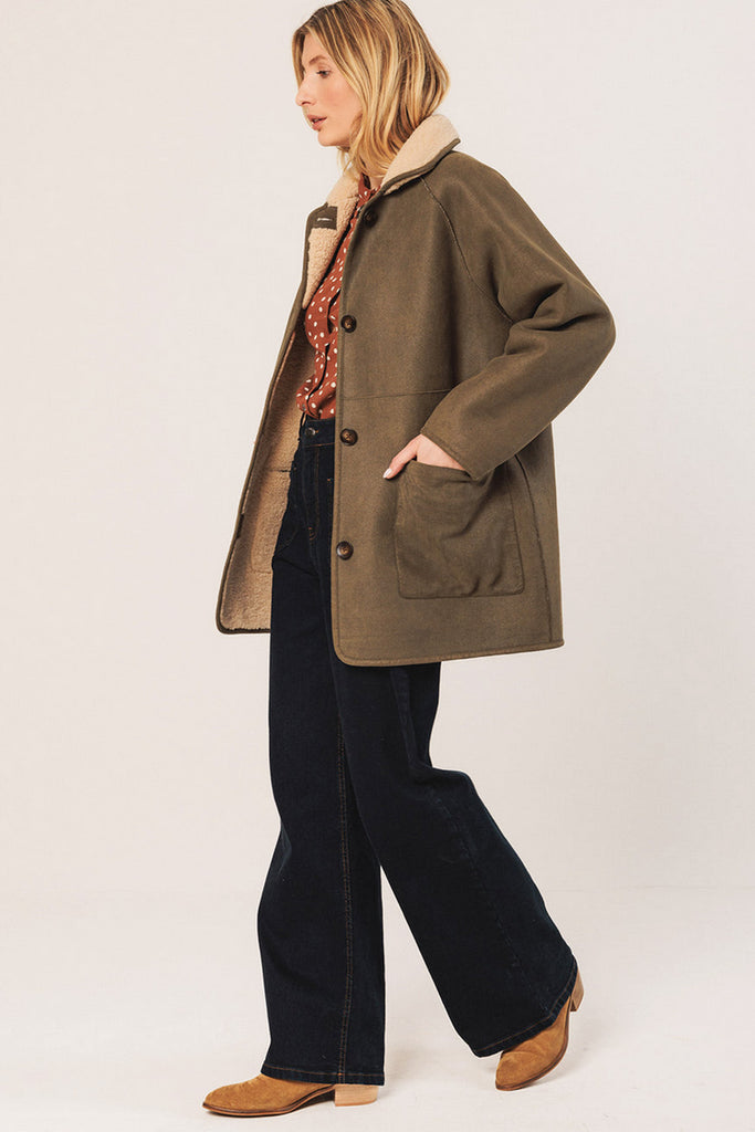 Eco Montone Indi and Cold erde oliva double face teddy panna