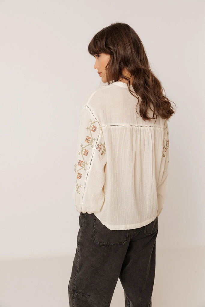 Camicia Indi and cold panna ricami pastello