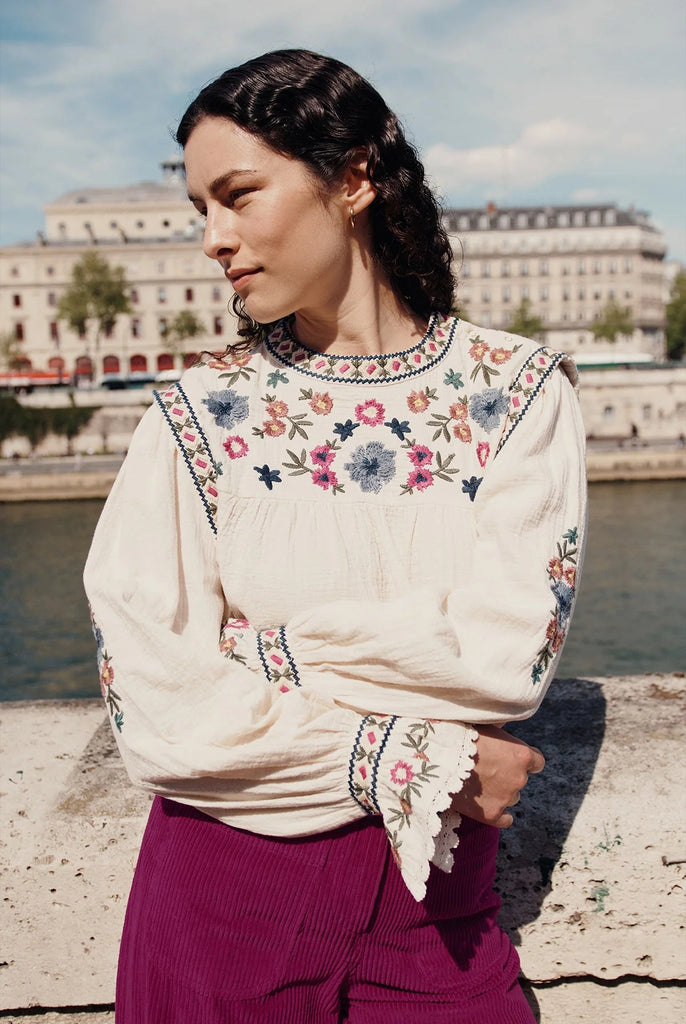 Camicia Louise Misha con fiori ricamati multicolor