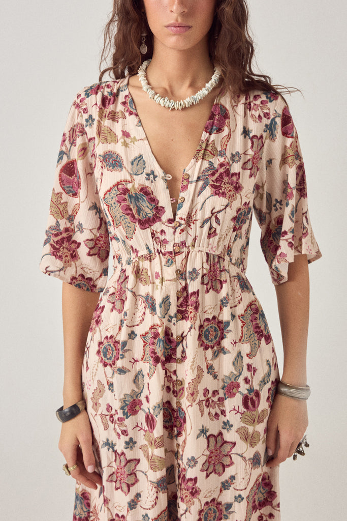 Abito Maison Hotel panna fiori wine