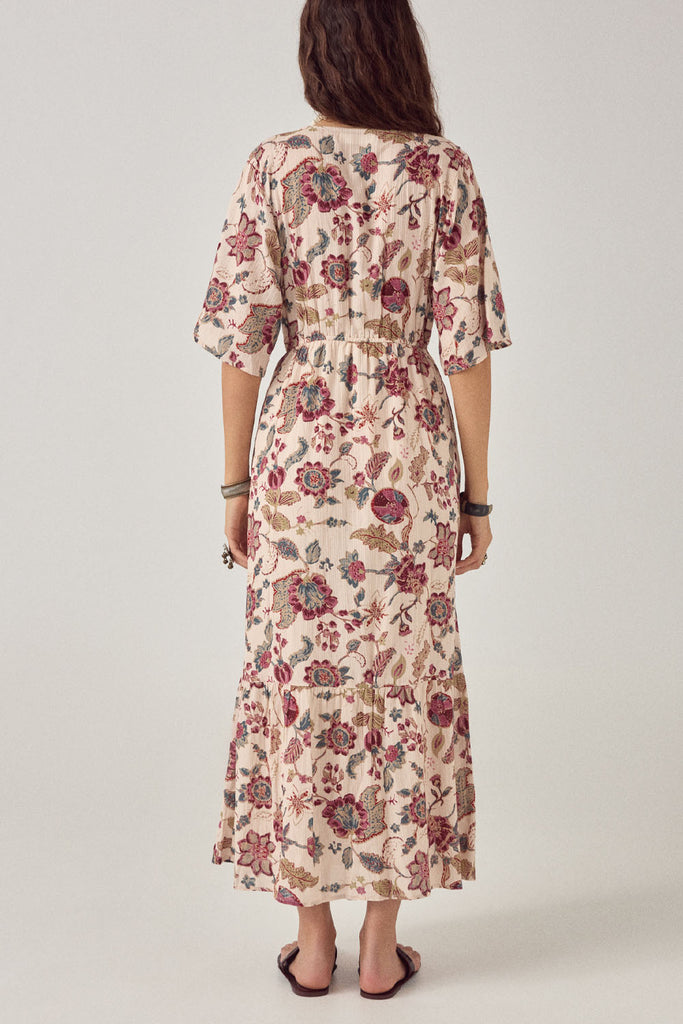 Abito Maison Hotel panna fiori wine