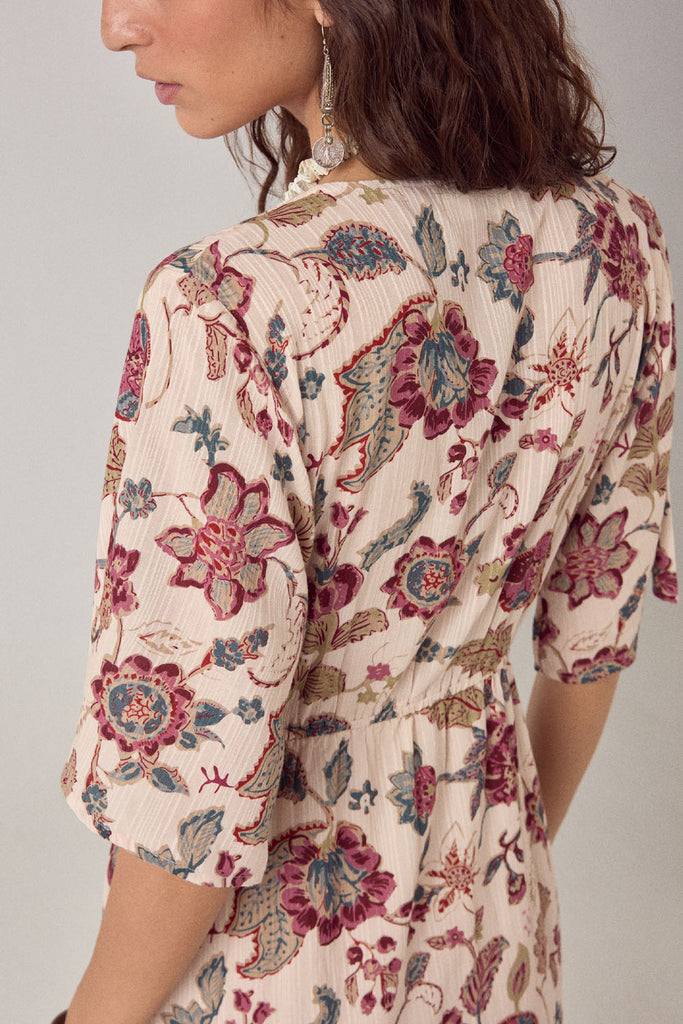 Abito Maison Hotel panna fiori wine