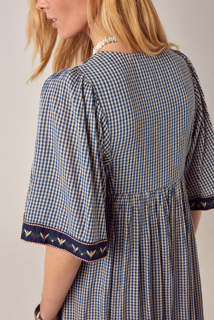 Abito Maison Hotel vichy blu e panna con ricami multicolor