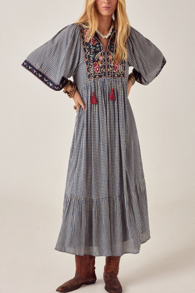 Abito Maison Hotel vichy blu e panna con ricami multicolor