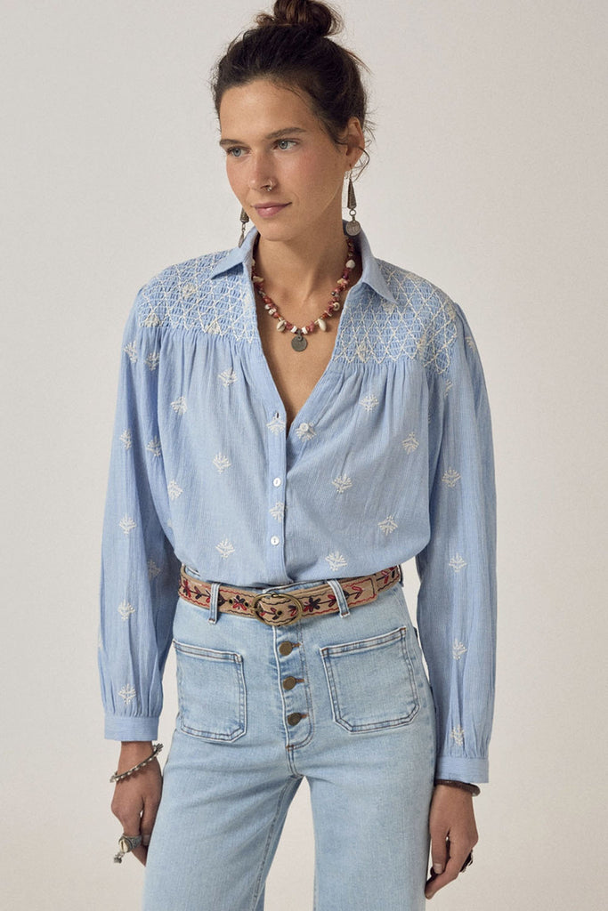 Camicia Maison Hotel azzurra ricami panna
