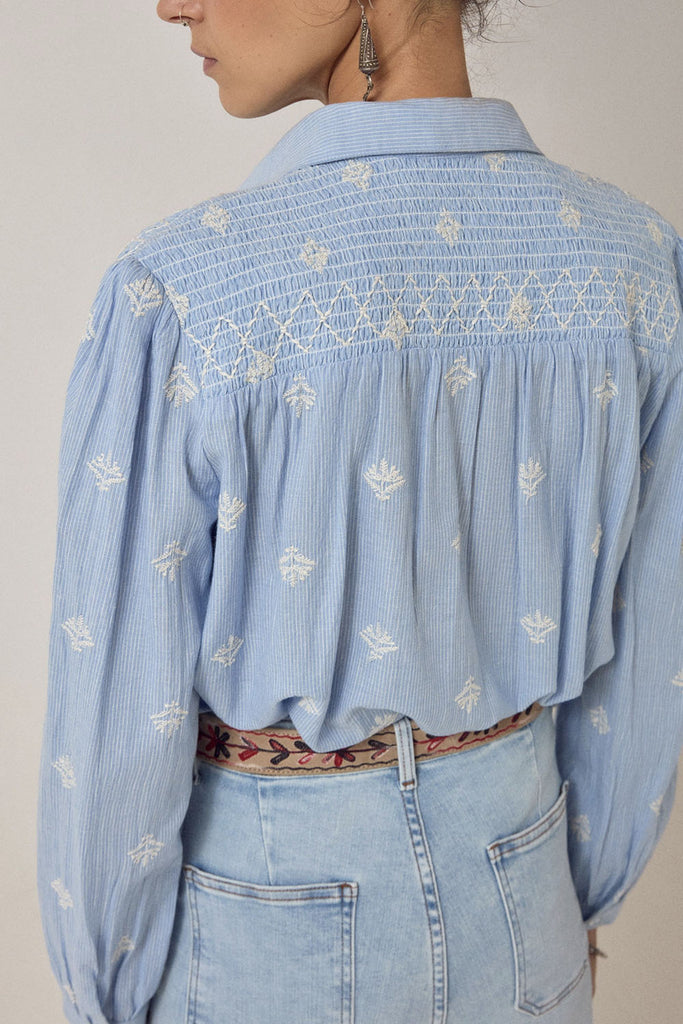 Camicia Maison Hotel azzurra ricami panna