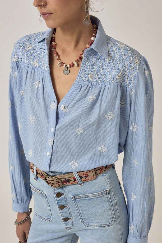 Camicia Maison Hotel azzurra ricami panna