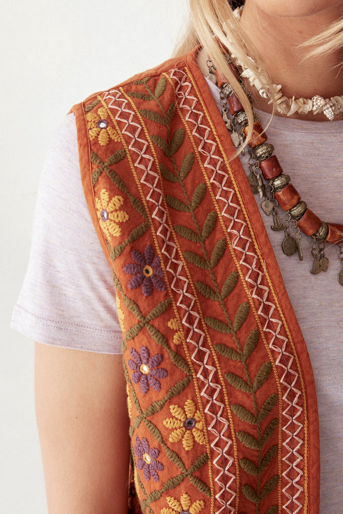 Gilet Maison Hotel zucca con ricami