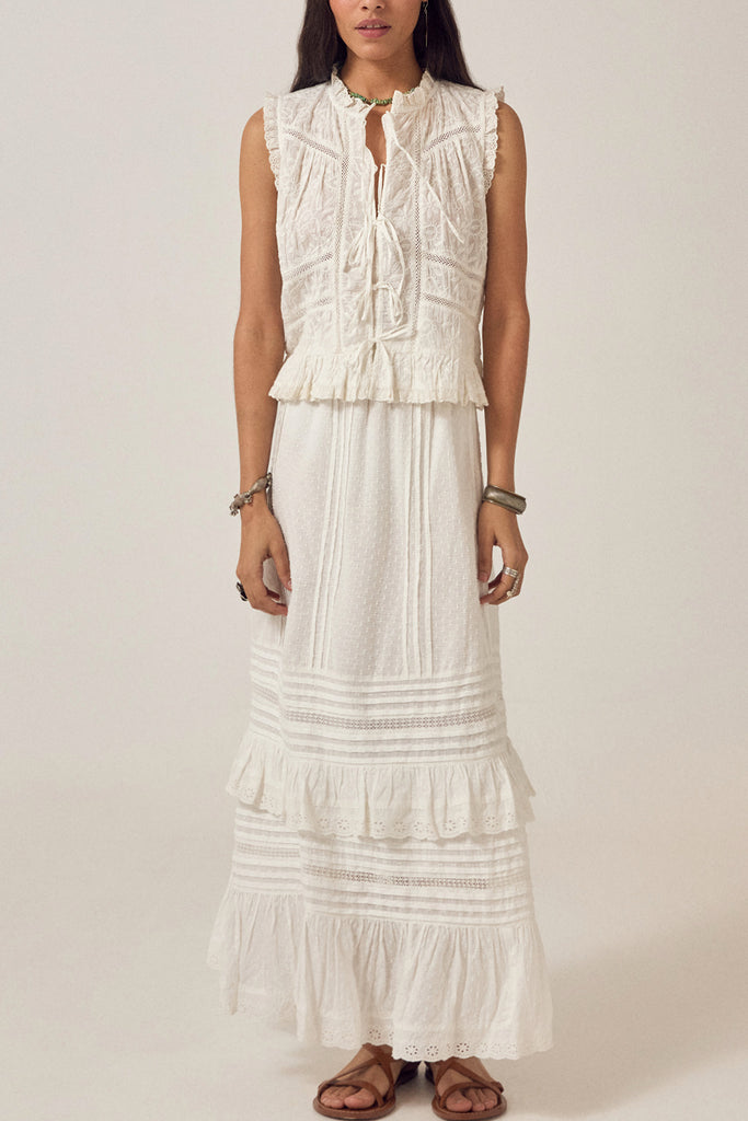 Gonna maison Hotel bianca ricami e balze