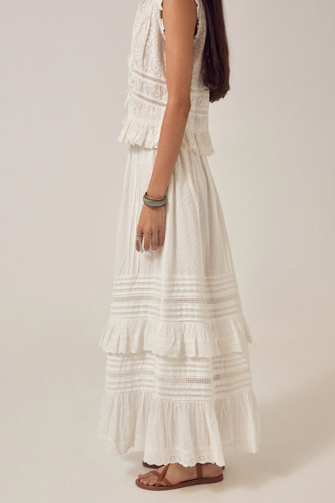 Gonna maison Hotel bianca ricami e balze