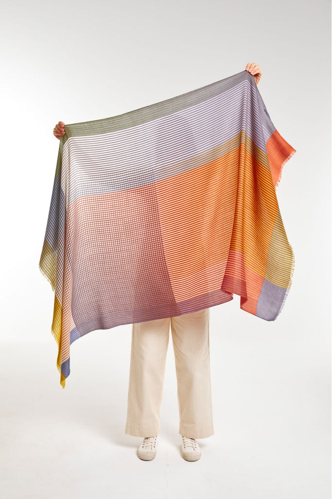 Sciarpa Ma Poesie in garza di lana fantasia orange e blu