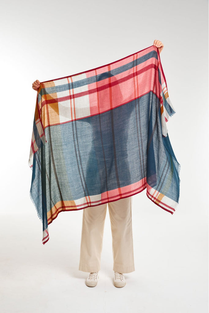 Sciarpa Ma Poesie in garza di lana fantasia blu e blush