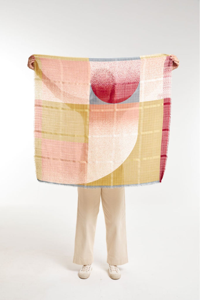 Sciarpa Ma Poesie in garza di lana oliva e blush
